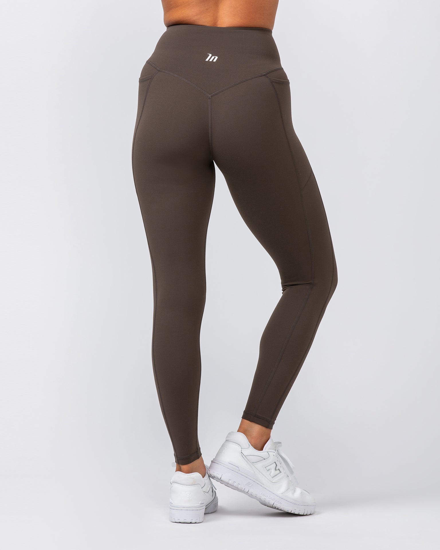 Agility Aura Pocket Ankle Length Leggings - Deep Brown