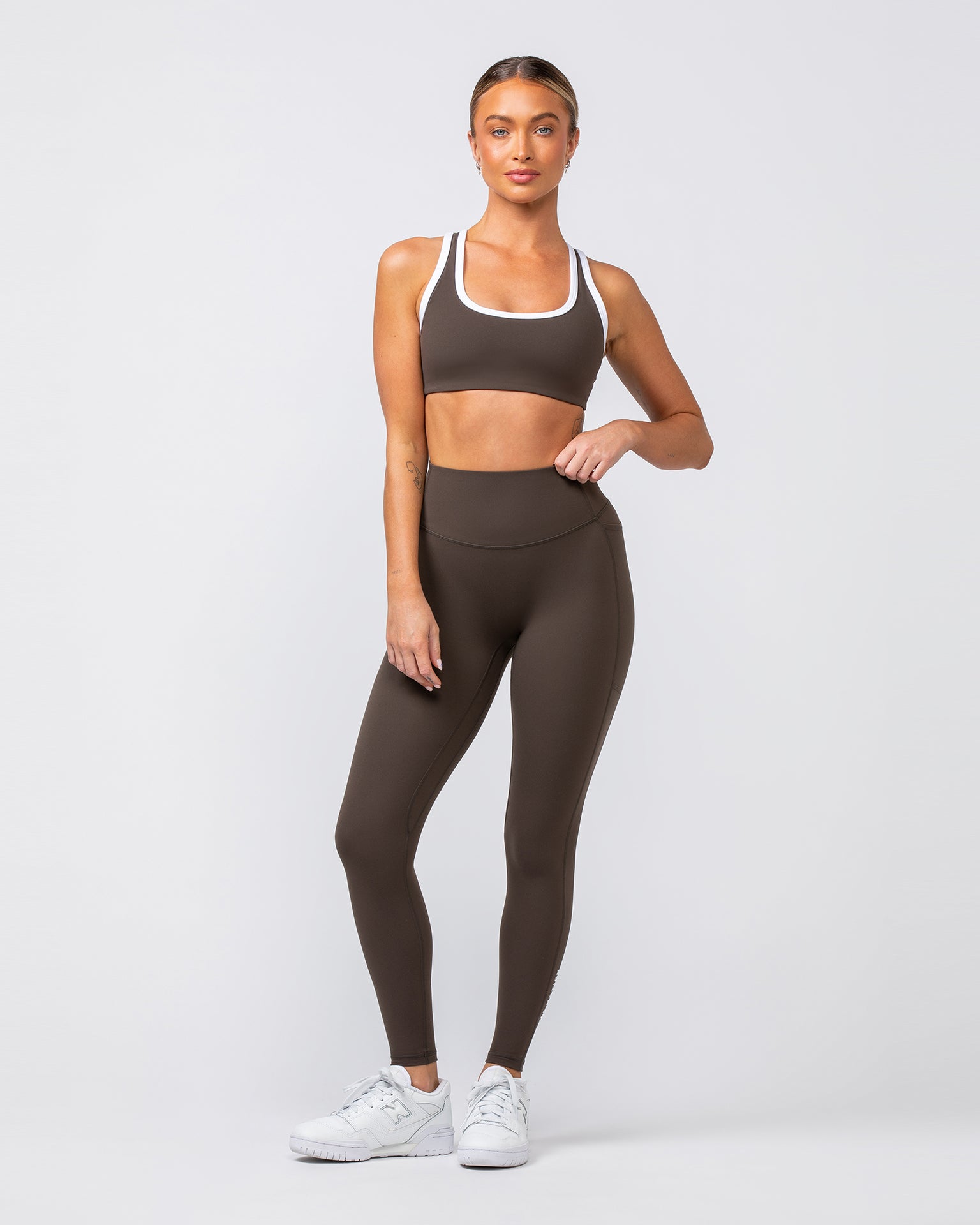 Agility Aura Pocket Ankle Length Leggings - Deep Brown