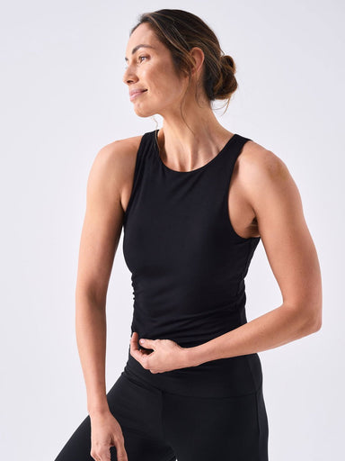 Evolution No Front Seam Short - Black – Dharma Bums Yoga and Activewear