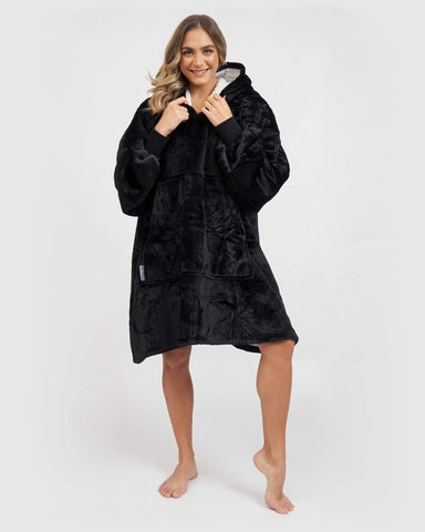 Luxury Hooded Blanket Black - PRE-ORDER - Be Activewear