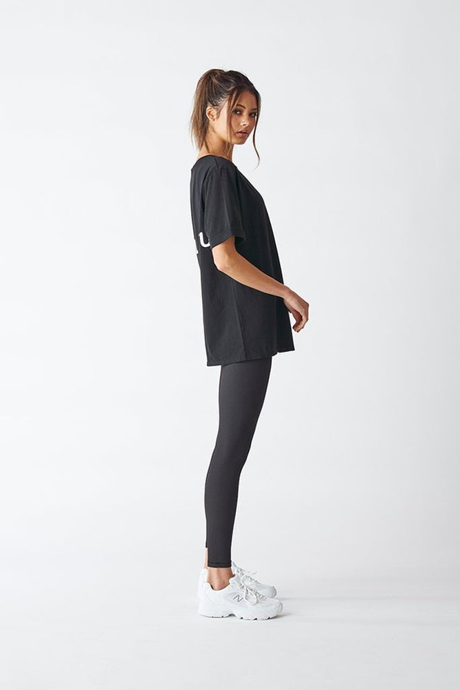 Tully Lou Basic Essential Tee II